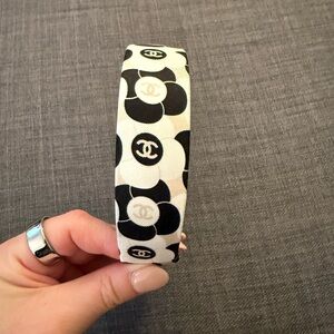 Chanel Monochrome Patterned Hair Accessory